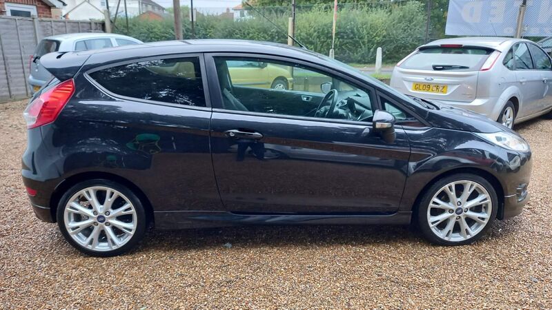 View FORD FIESTA 1.0 EcoBoost Zetec S (s/s) 3dr