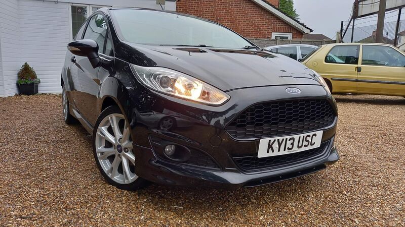 View FORD FIESTA 1.0 EcoBoost Zetec S (s/s) 3dr