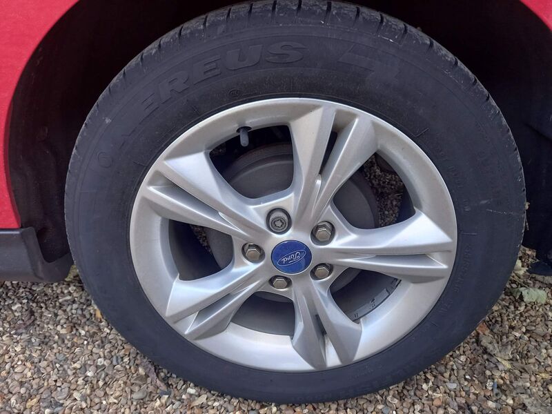FORD FOCUS
