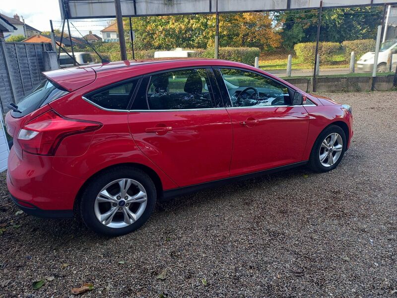 View FORD FOCUS 1.6 Zetec Euro 5 5dr