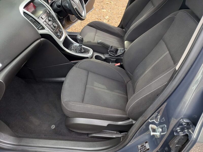 VAUXHALL ASTRA
