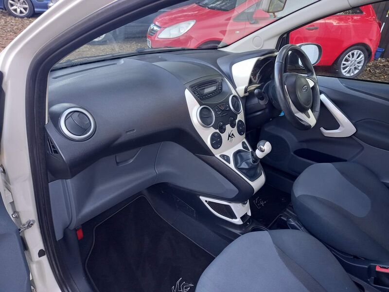 FORD KA