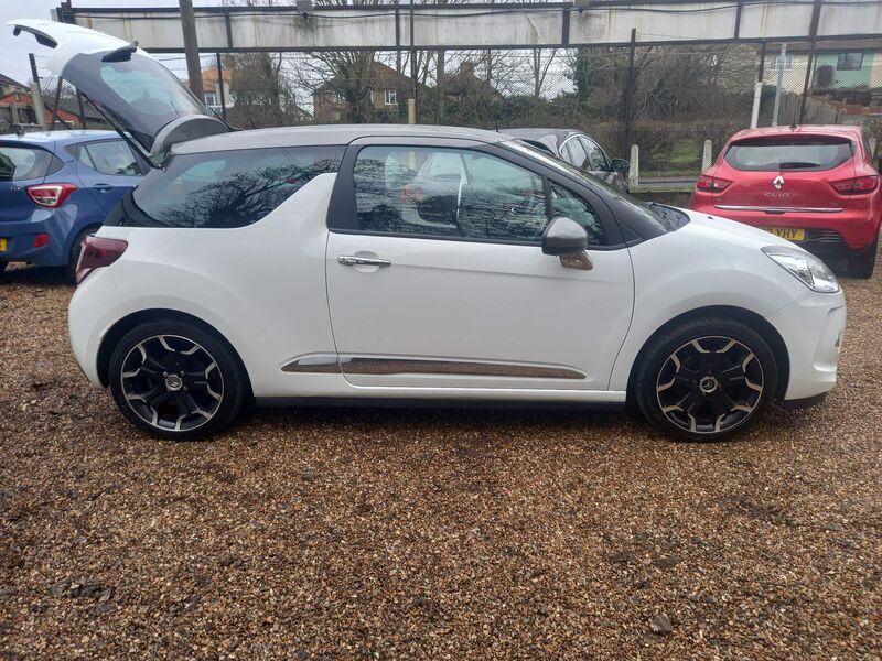 View CITROEN DS3 1.6 VTi DStyle Plus Euro 5 3dr