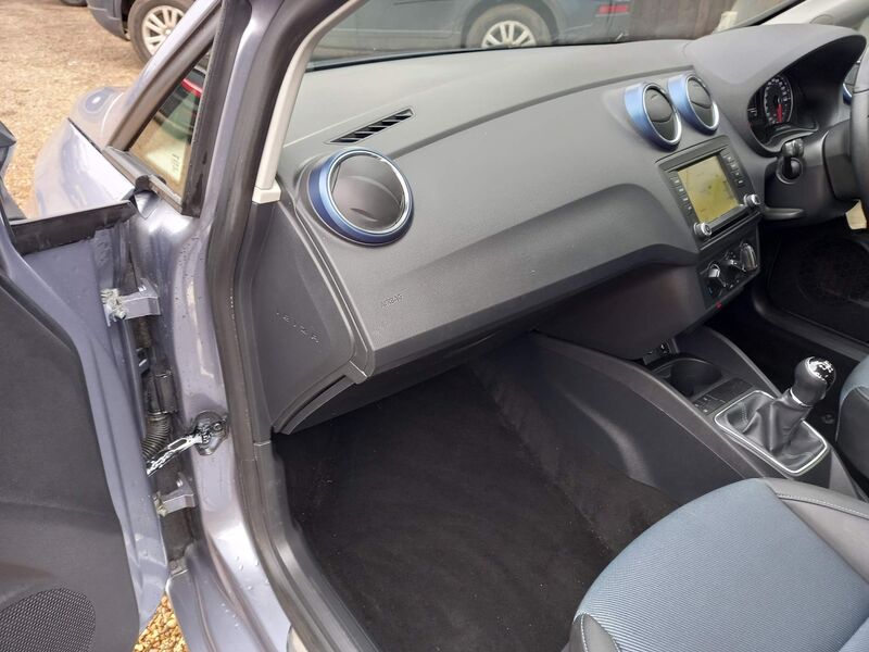 SEAT IBIZA