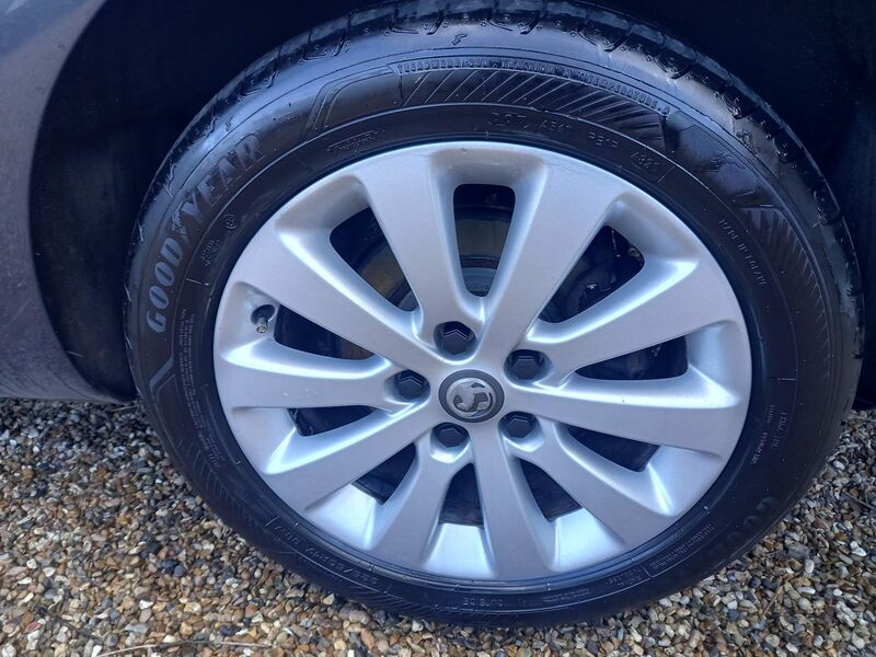 VAUXHALL ASTRA