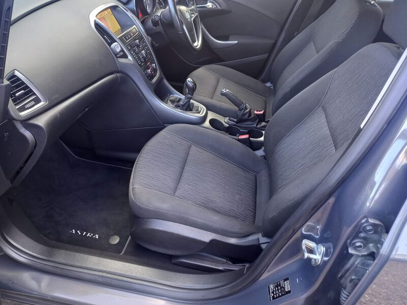 VAUXHALL ASTRA