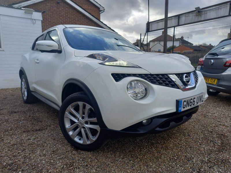 View NISSAN JUKE 1.6 N-Connecta XTRON Euro 6 5dr