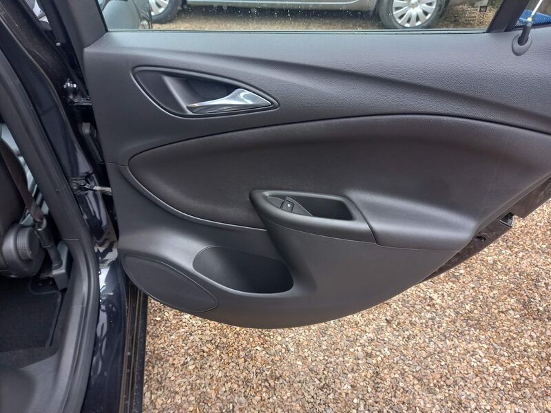 VAUXHALL ASTRA