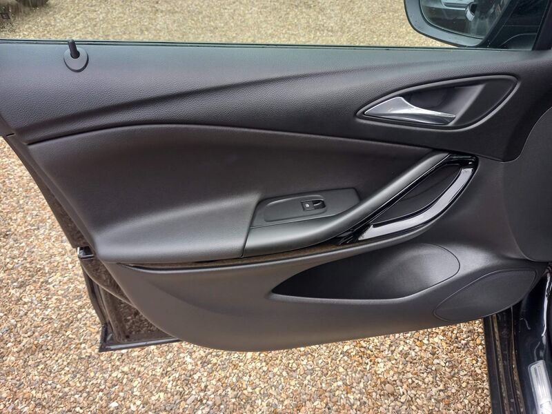 VAUXHALL ASTRA