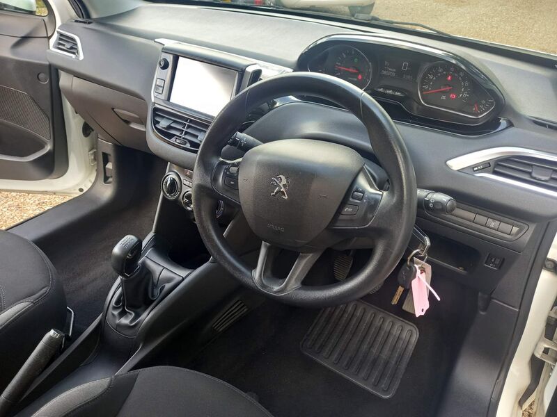 View PEUGEOT 208 1.2 VTi Active Euro 5 3dr