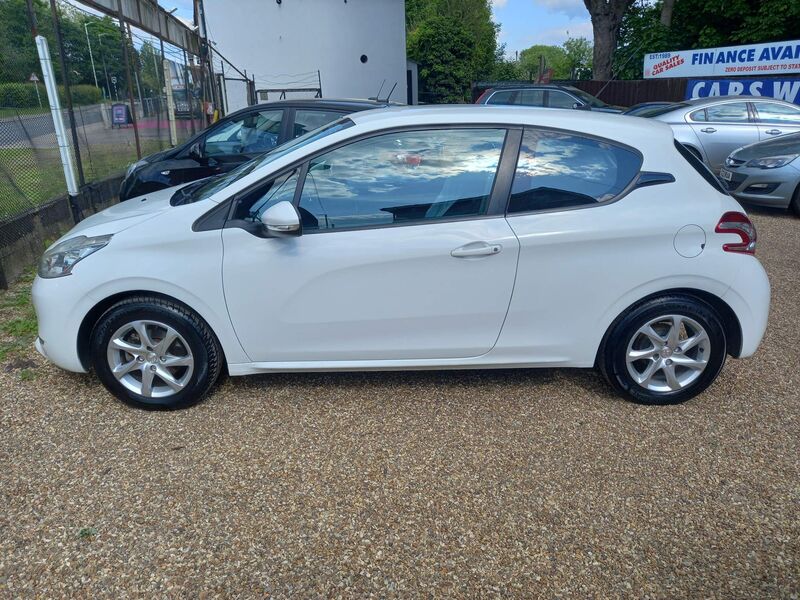 View PEUGEOT 208 1.2 VTi Active Euro 5 3dr