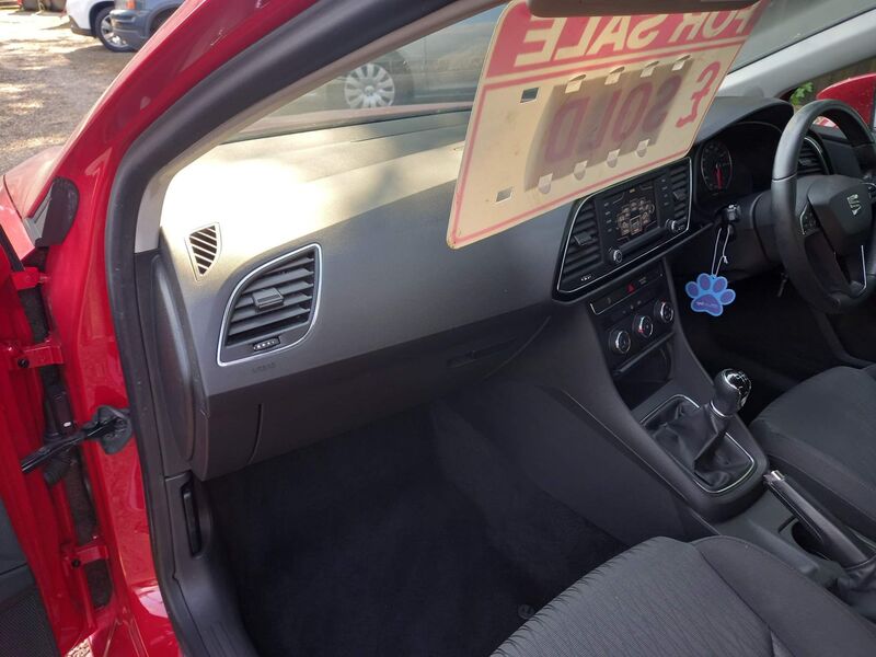 SEAT LEON