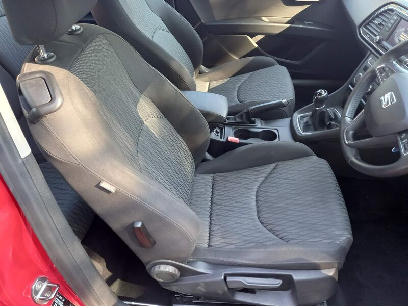 SEAT LEON