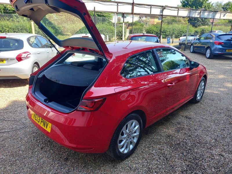 SEAT LEON