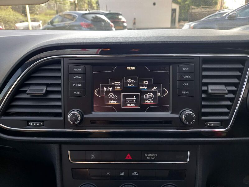 SEAT LEON