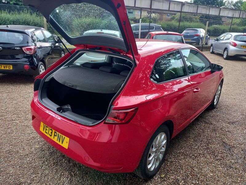 SEAT LEON