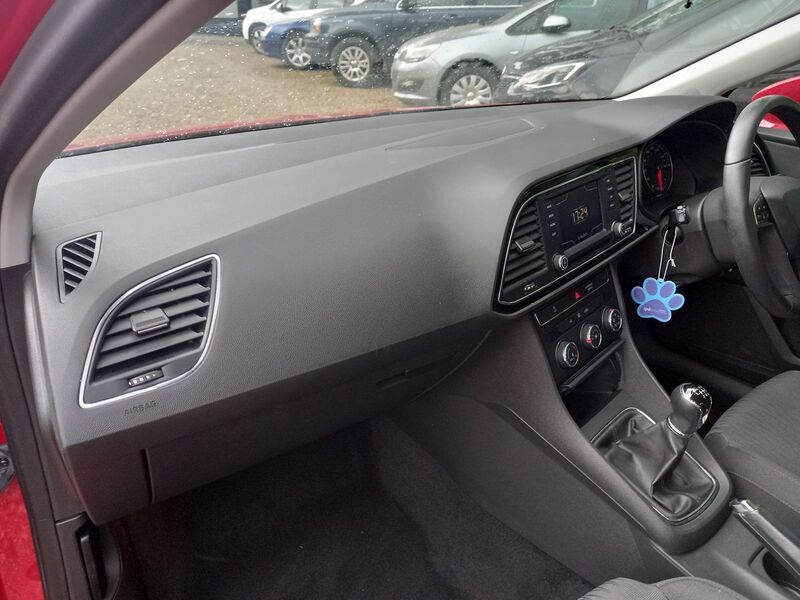 SEAT LEON