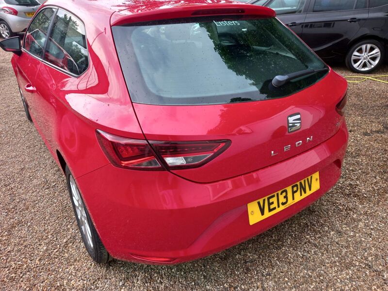 SEAT LEON