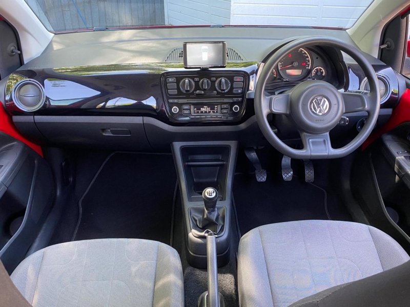 VOLKSWAGEN UP
