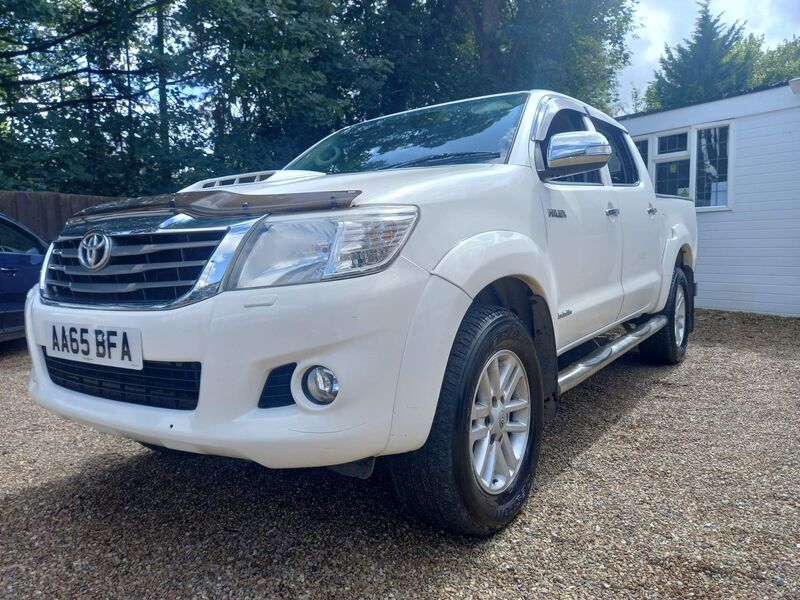 TOYOTA HILUX
