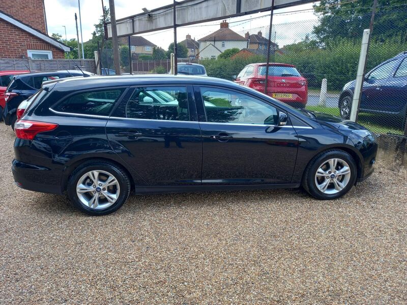 View FORD FOCUS 1.0T EcoBoost Zetec Euro 5 (s/s) 5dr