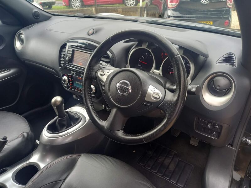 View NISSAN JUKE 1.6 Kuro Euro 5 5dr