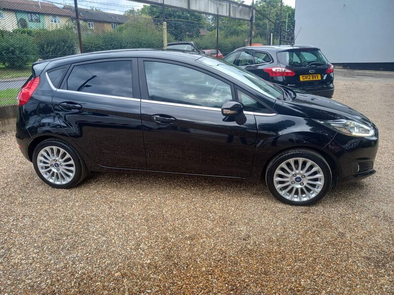 View FORD FIESTA 1.0T EcoBoost Titanium Euro 5 (s/s) 5dr