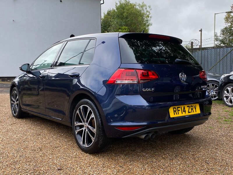 VOLKSWAGEN GOLF