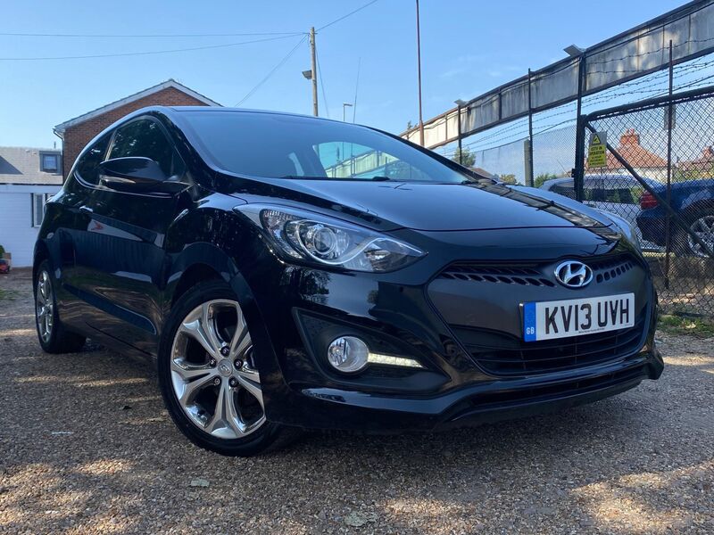 View HYUNDAI I30 1.6 CRDi Sport Nav Euro 5 3dr